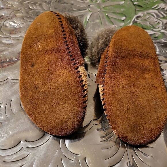 Moccasins,  real leather and real rabbit fur,  has a great insole! Size 8 child - Picture 5 of 6